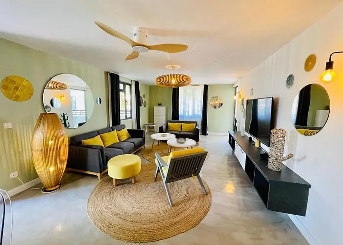 Luxury Modern Apartment - Excellent Location 50M From The Beach, Restaurants, Bars, Shops