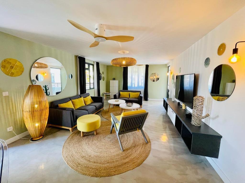 Luxury Modern - Excellent Location 50m From The Beach, Restaurants, Bars, Shops *